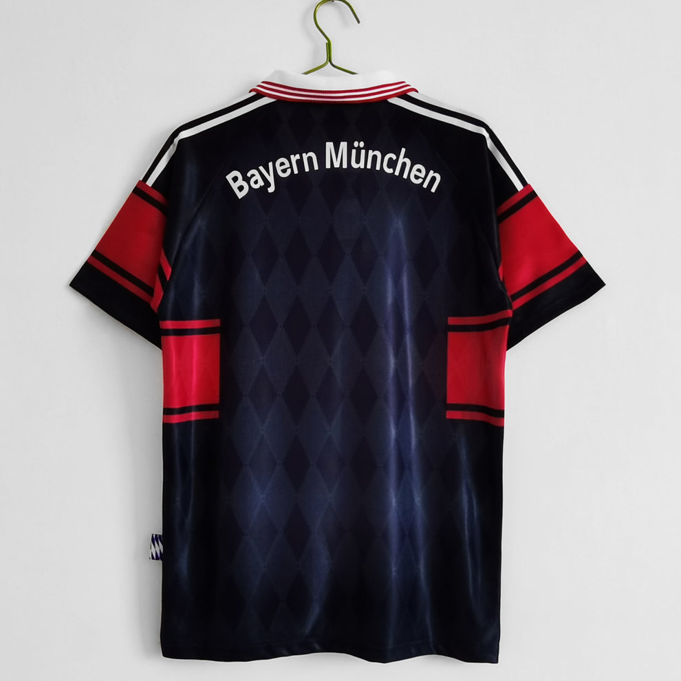 1997/1999 Bayern Munich Home Kit