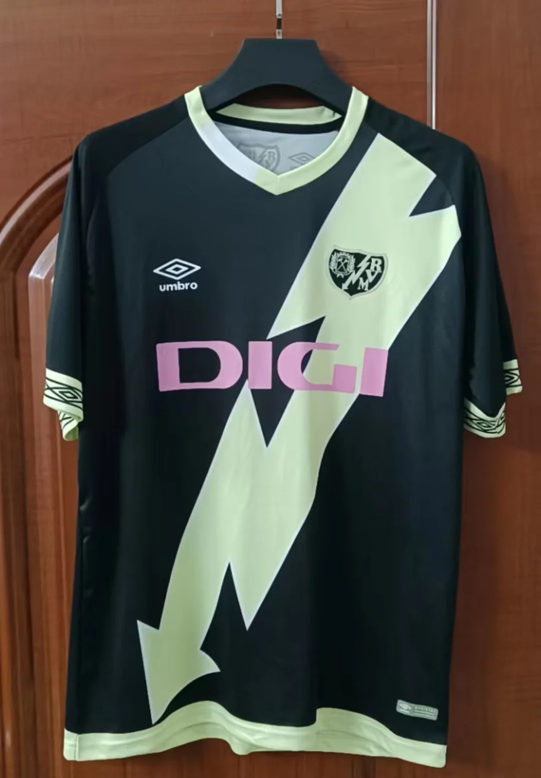 2022/2023 Rayo Vallecano Third Away Kit