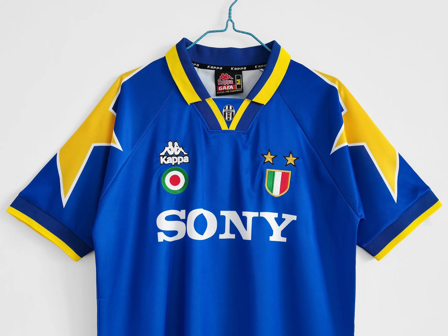 1995/96 Retro Juventus Football Kit