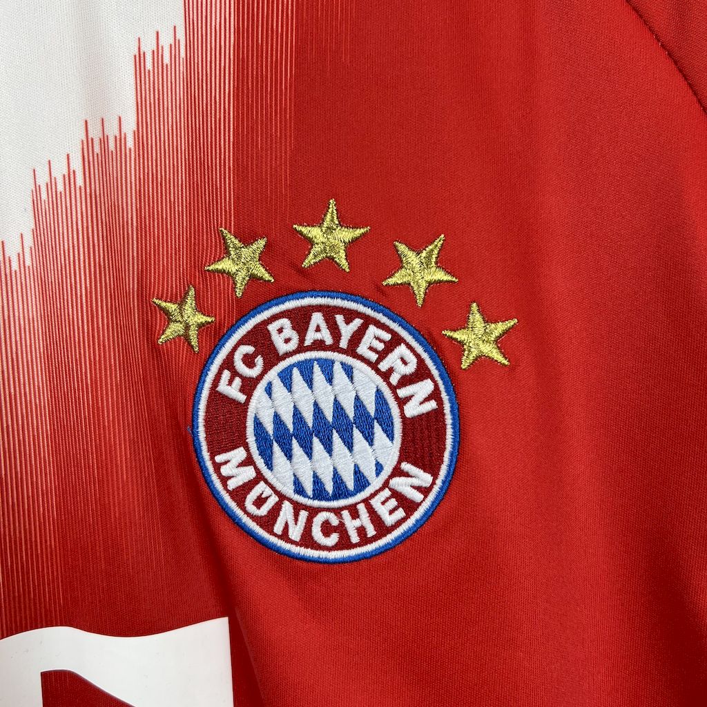 25-26 Bayern Home Kit